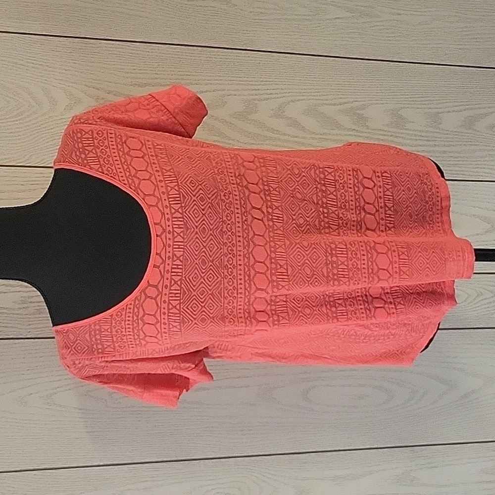 Coral patterned sheer tee